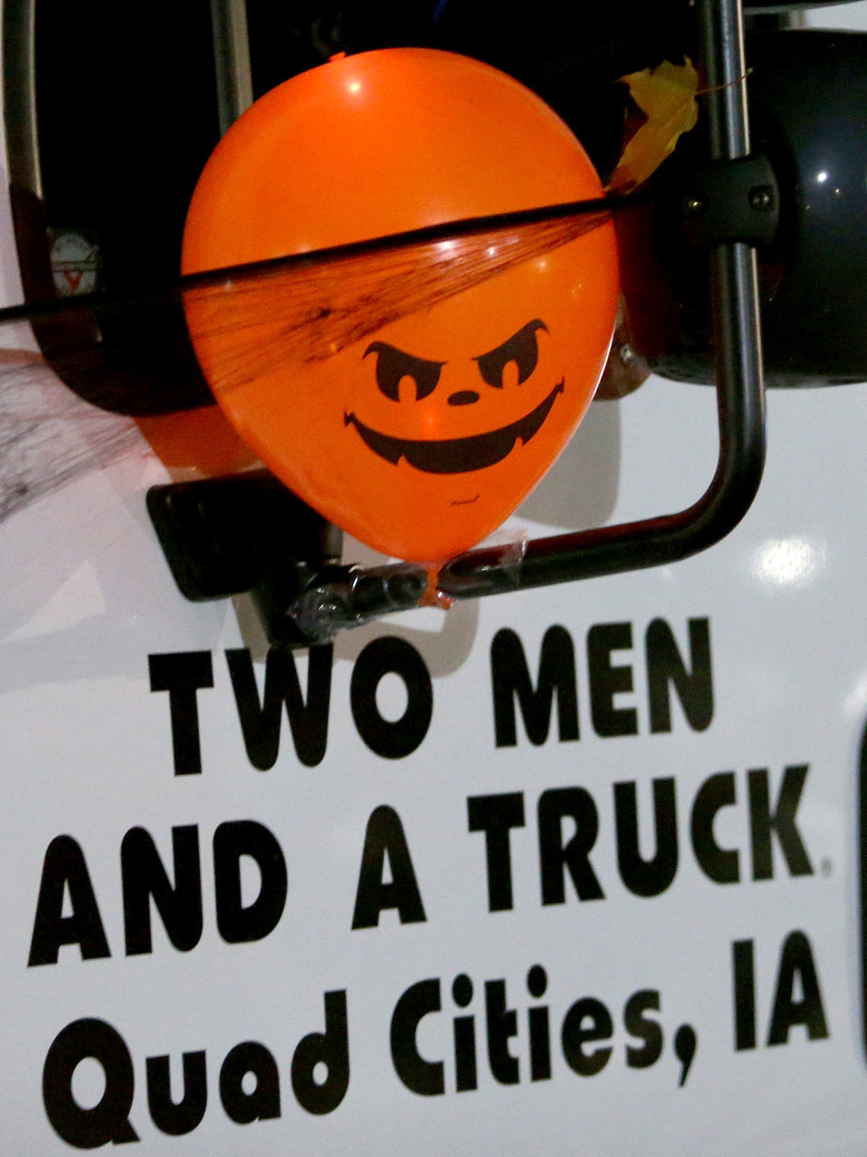 102718-Bett-Halloween-Parade-015